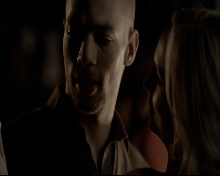 VampireDiariesWorld-dot-org_5x08DeadManOnCampus1323.jpg