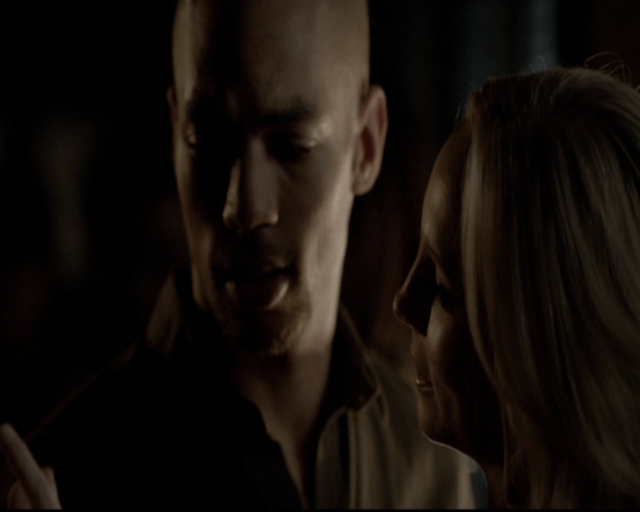VampireDiariesWorld-dot-org_5x08DeadManOnCampus1324.jpg