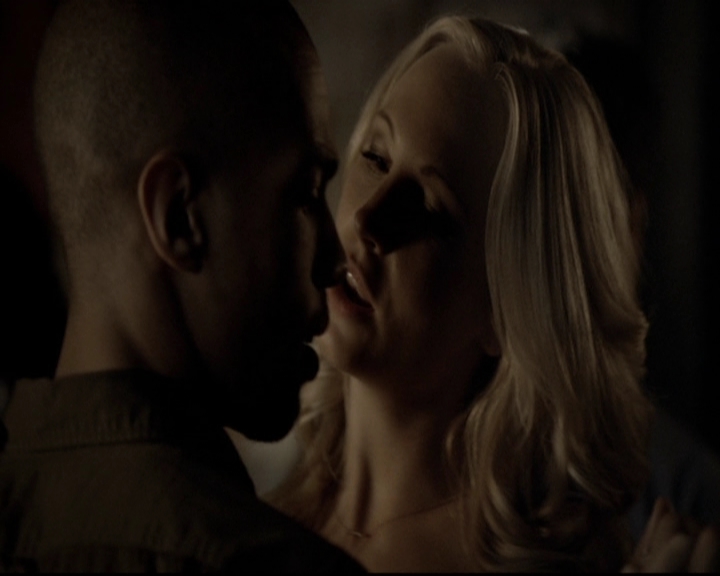 VampireDiariesWorld-dot-org_5x08DeadManOnCampus1333.jpg
