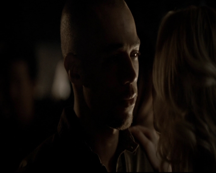 VampireDiariesWorld-dot-org_5x08DeadManOnCampus1335.jpg