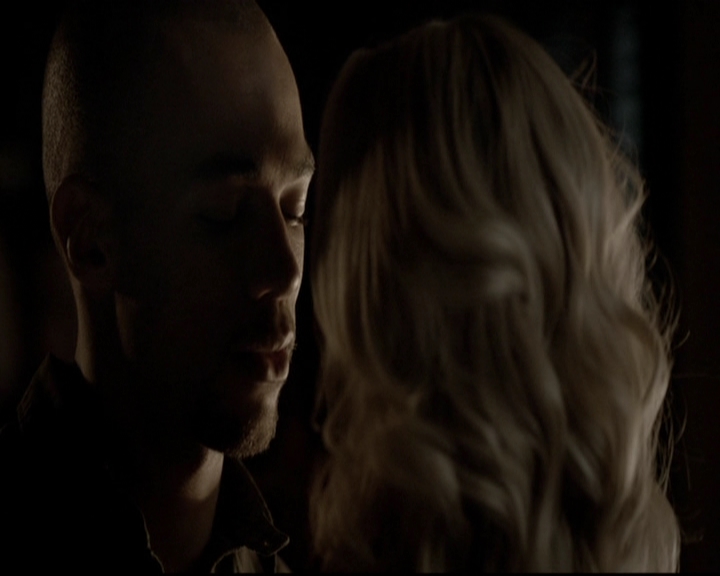 VampireDiariesWorld-dot-org_5x08DeadManOnCampus1336.jpg