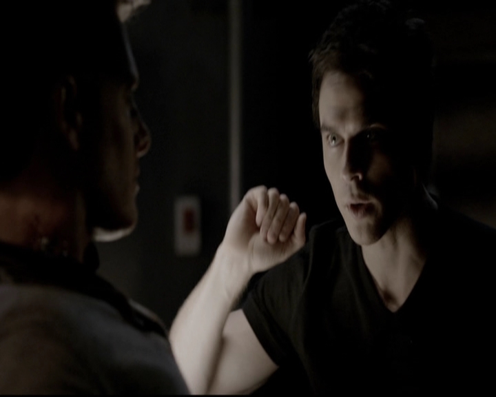 VampireDiariesWorld-dot-org_5x08DeadManOnCampus1342.jpg