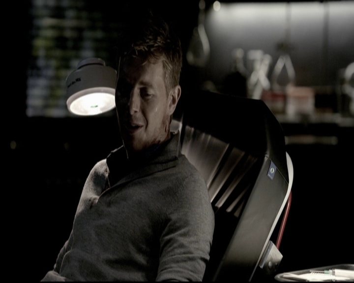 VampireDiariesWorld-dot-org_5x08DeadManOnCampus1349.jpg