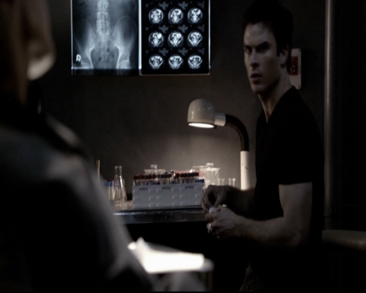 VampireDiariesWorld-dot-org_5x08DeadManOnCampus1350.jpg VampireDiariesWorld-dot-org_5x08DeadManOnCampus1350.jpg