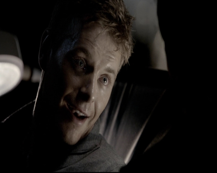 VampireDiariesWorld-dot-org_5x08DeadManOnCampus1361.jpg