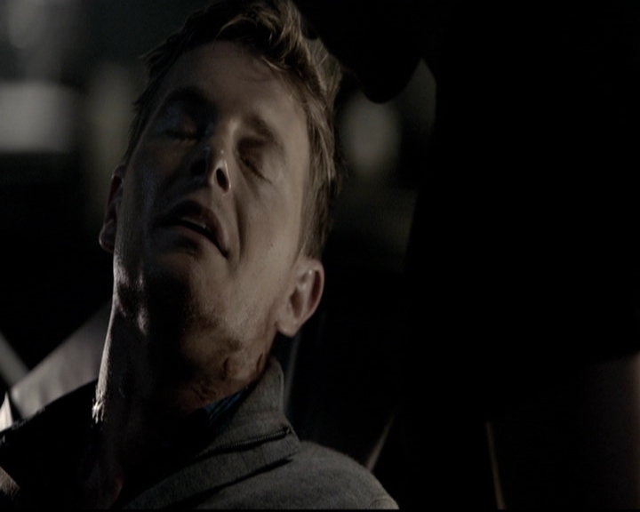 VampireDiariesWorld-dot-org_5x08DeadManOnCampus1383.jpg
