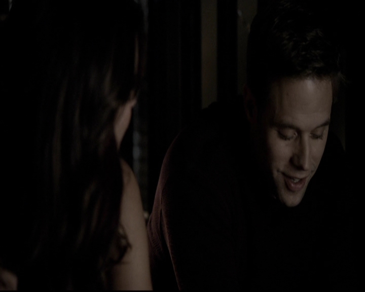 VampireDiariesWorld-dot-org_5x08DeadManOnCampus1485.jpg