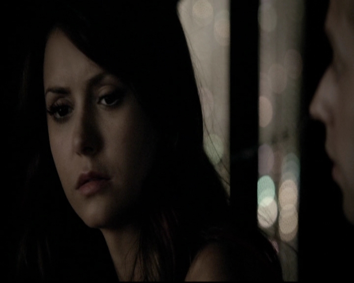 VampireDiariesWorld-dot-org_5x08DeadManOnCampus1500.jpg