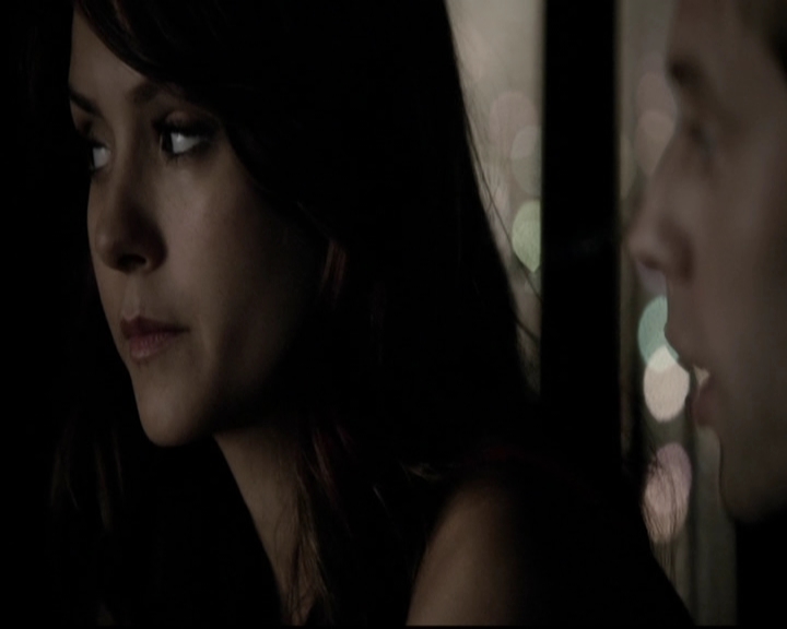 VampireDiariesWorld-dot-org_5x08DeadManOnCampus1507.jpg