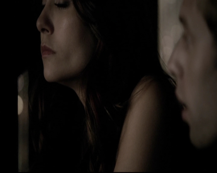 VampireDiariesWorld-dot-org_5x08DeadManOnCampus1508.jpg