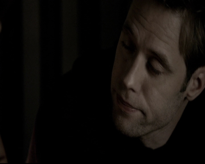 VampireDiariesWorld-dot-org_5x08DeadManOnCampus1515.jpg