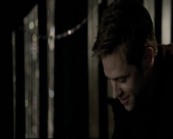 VampireDiariesWorld-dot-org_5x08DeadManOnCampus1530.jpg