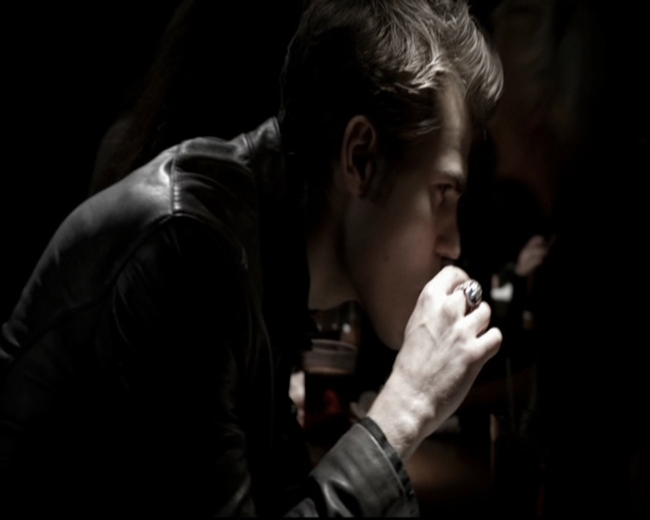 VampireDiariesWorld-dot-org_5x08DeadManOnCampus1542.jpg