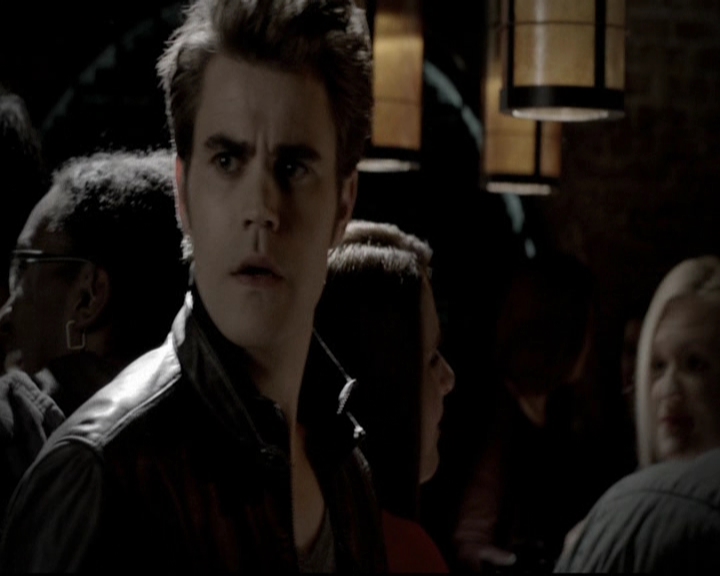 VampireDiariesWorld-dot-org_5x08DeadManOnCampus1551.jpg