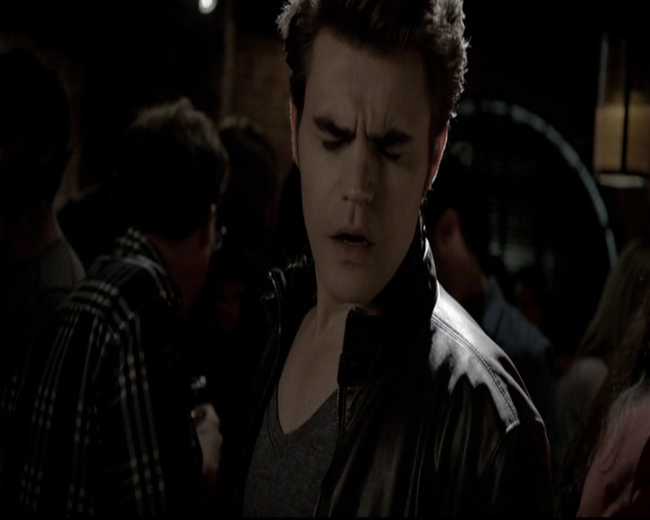 VampireDiariesWorld-dot-org_5x08DeadManOnCampus1556.jpg