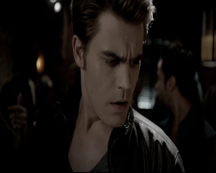 VampireDiariesWorld-dot-org_5x08DeadManOnCampus1560.jpg