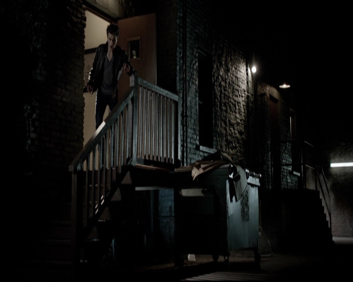 VampireDiariesWorld-dot-org_5x08DeadManOnCampus1569.jpg