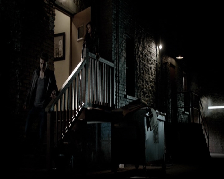 VampireDiariesWorld-dot-org_5x08DeadManOnCampus1577.jpg