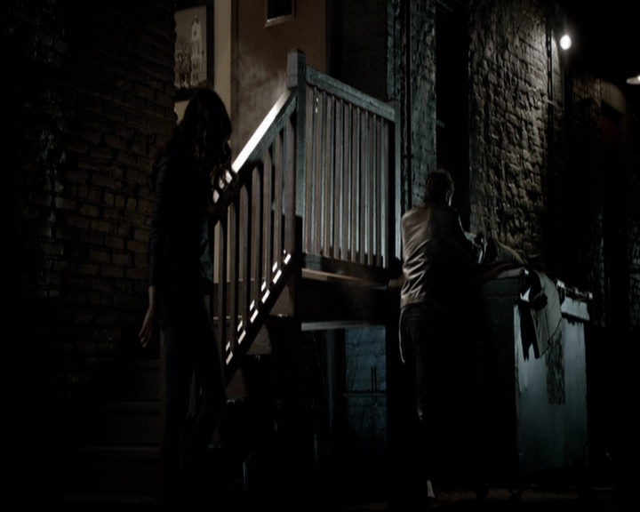 VampireDiariesWorld-dot-org_5x08DeadManOnCampus1582.jpg
