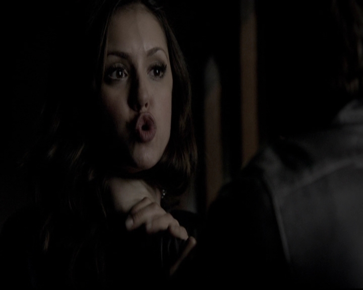 VampireDiariesWorld-dot-org_5x08DeadManOnCampus1592.jpg