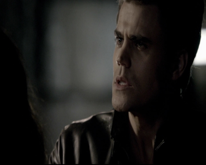 VampireDiariesWorld-dot-org_5x08DeadManOnCampus1599.jpg