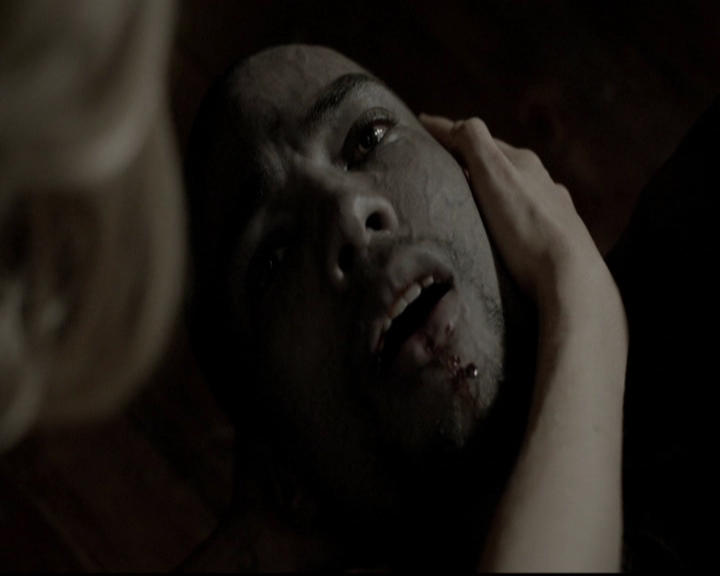 VampireDiariesWorld-dot-org_5x08DeadManOnCampus1816.jpg