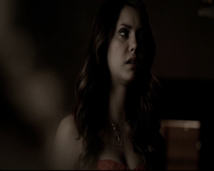 VampireDiariesWorld-dot-org_5x08DeadManOnCampus1819.jpg