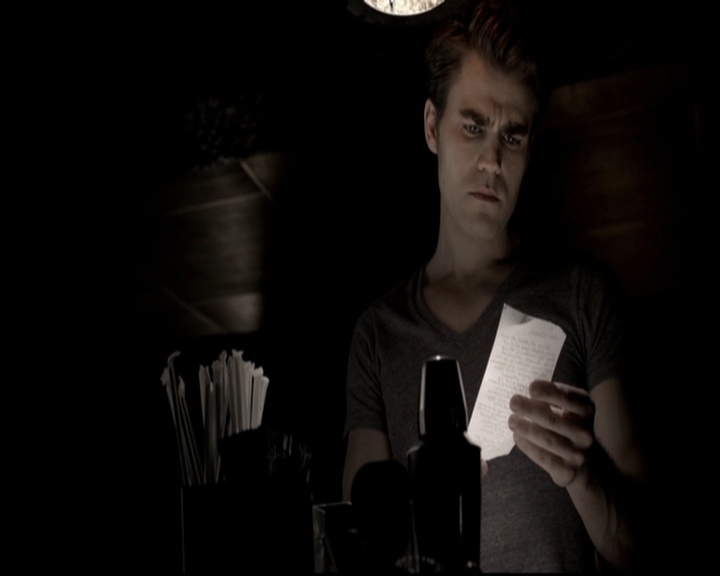 VampireDiariesWorld-dot-org_5x08DeadManOnCampus1859.jpg VampireDiariesWorld-dot-org_5x08DeadManOnCampus1859.jpg