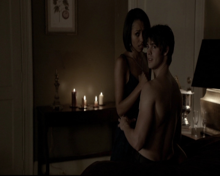 VampireDiariesWorld-dot-org_5x08DeadManOnCampus2039.jpg VampireDiariesWorld-dot-org_5x08DeadManOnCampus2039.jpg