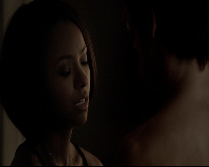 VampireDiariesWorld-dot-org_5x08DeadManOnCampus2066.jpg VampireDiariesWorld-dot-org_5x08DeadManOnCampus2066.jpg