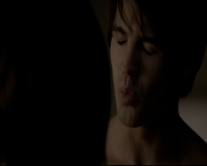 VampireDiariesWorld-dot-org_5x08DeadManOnCampus2083.jpg