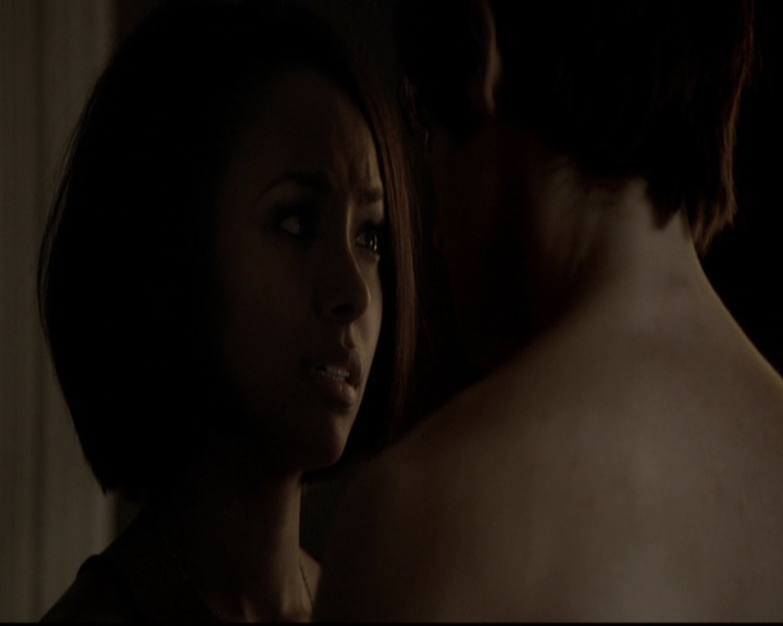 VampireDiariesWorld-dot-org_5x08DeadManOnCampus2102.jpg VampireDiariesWorld-dot-org_5x08DeadManOnCampus2102.jpg