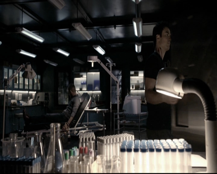 VampireDiariesWorld-dot-org_5x08DeadManOnCampus2235.jpg