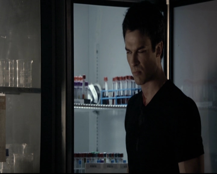 VampireDiariesWorld-dot-org_5x08DeadManOnCampus2271.jpg