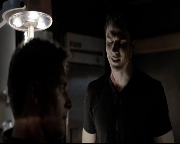 VampireDiariesWorld-dot-org_5x08DeadManOnCampus2277.jpg