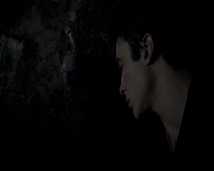 VampireDiariesWorld-dot-org_5x08DeadManOnCampus2305.jpg
