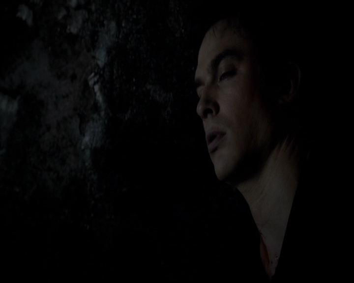 VampireDiariesWorld-dot-org_5x08DeadManOnCampus2309.jpg