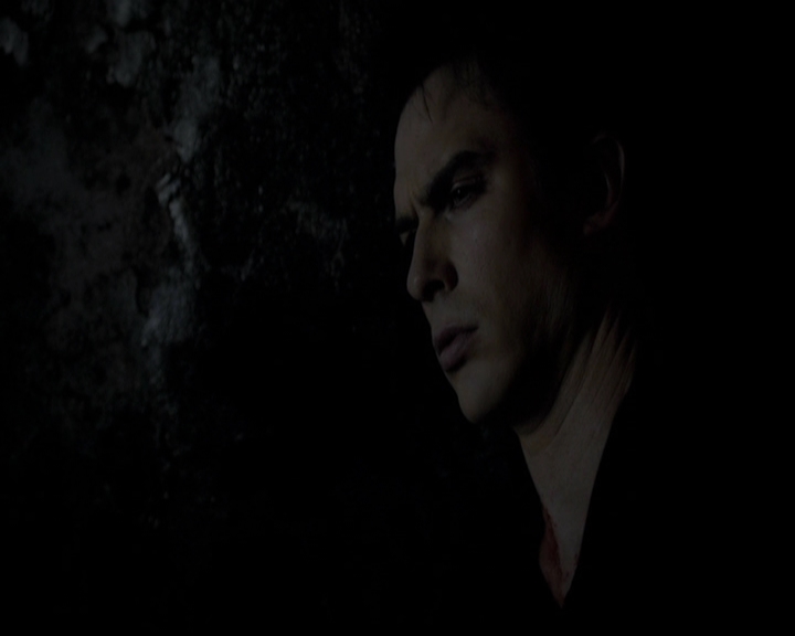 VampireDiariesWorld-dot-org_5x08DeadManOnCampus2314.jpg