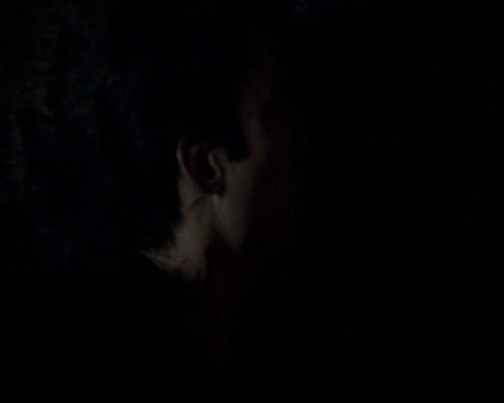 VampireDiariesWorld-dot-org_5x08DeadManOnCampus2317.jpg