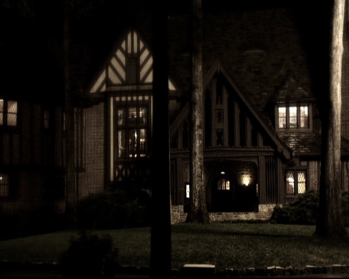 VampireDiariesWorld-dot-org_5x09TheCell0050.jpg