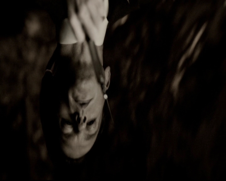 VampireDiariesWorld-dot-org_5x09TheCell0123.jpg