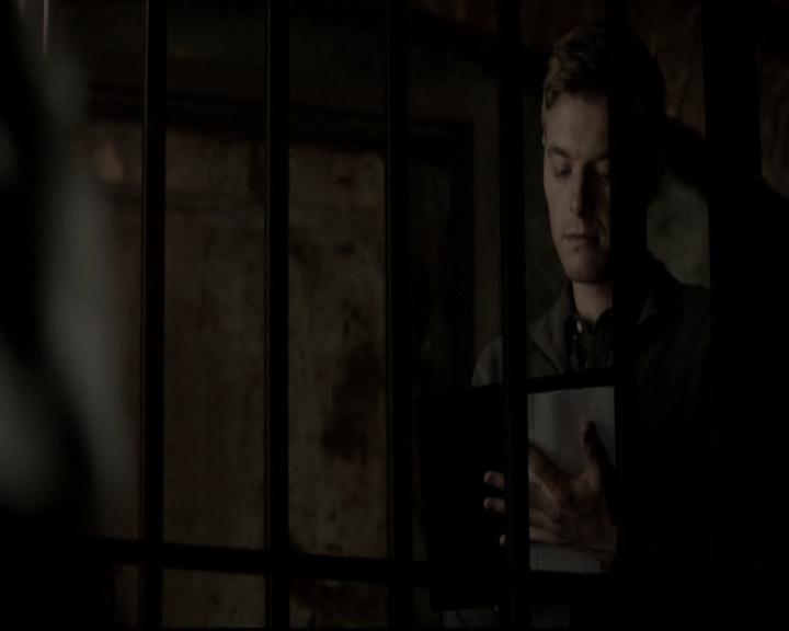 VampireDiariesWorld-dot-org_5x09TheCell0371.jpg