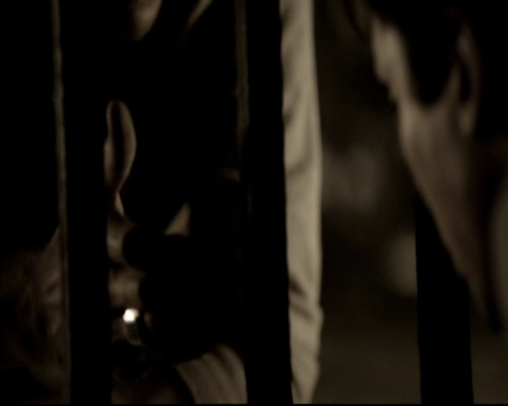 VampireDiariesWorld-dot-org_5x09TheCell0793.jpg