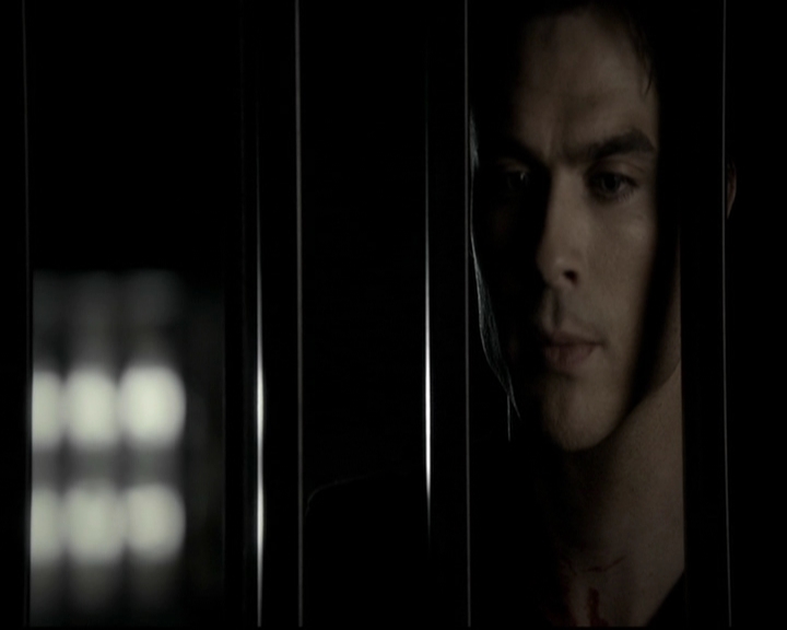 VampireDiariesWorld-dot-org_5x09TheCell0805.jpg