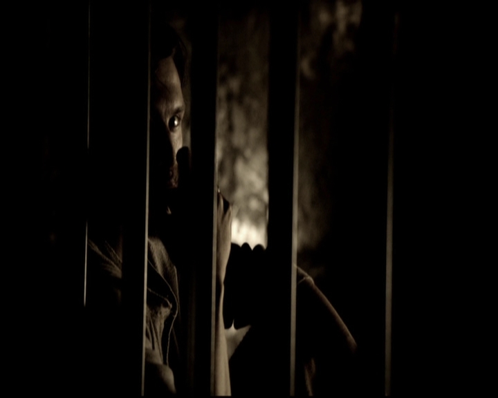 VampireDiariesWorld-dot-org_5x09TheCell0813.jpg