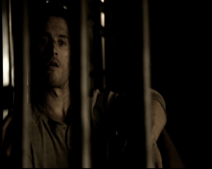 VampireDiariesWorld-dot-org_5x09TheCell0817.jpg
