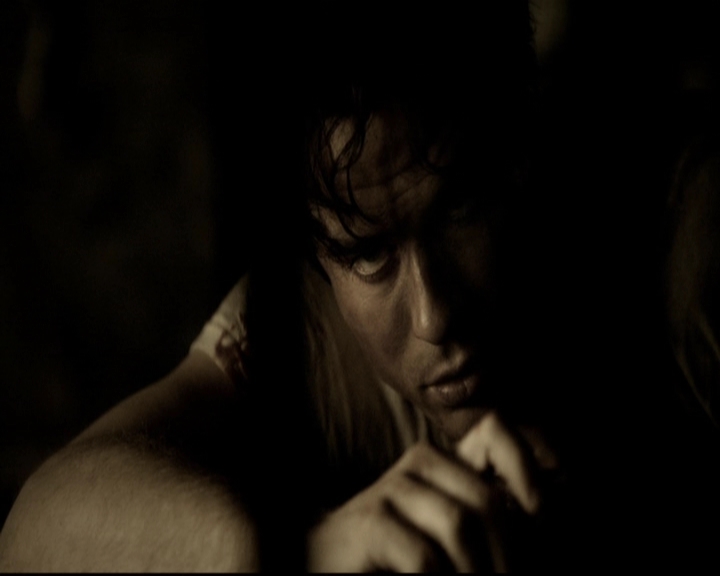 VampireDiariesWorld-dot-org_5x09TheCell0821.jpg