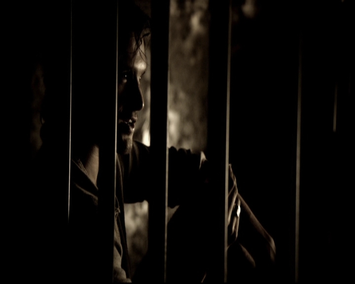 VampireDiariesWorld-dot-org_5x09TheCell0822.jpg