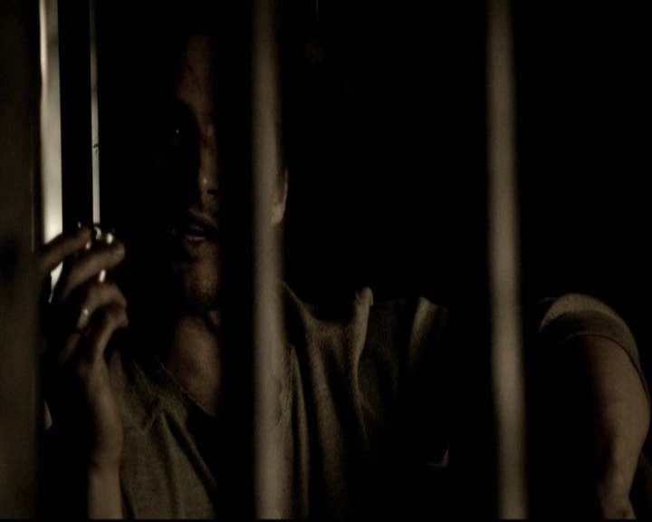 VampireDiariesWorld-dot-org_5x09TheCell0826.jpg