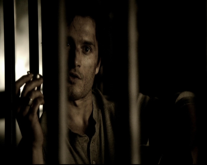 VampireDiariesWorld-dot-org_5x09TheCell0828.jpg